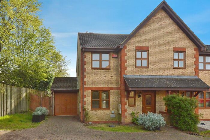 3 Bedroom Semi Detached House For Sale In Benacre Croft, Tattenhoe, Milton Keynes, MK4