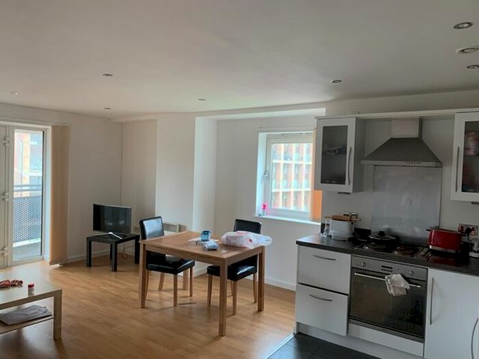 2 Bedroom Flat To Rent In Masshouse Plaza, Birmingham, B5