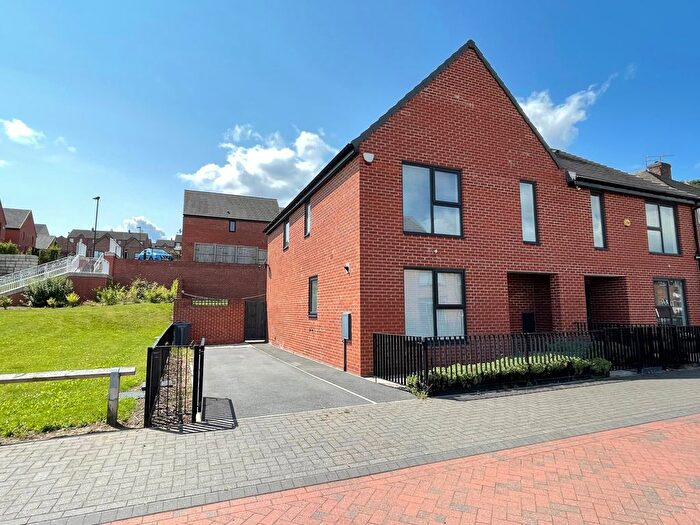 3 Bedroom Semi-Detached House To Rent In Stonecliffe Road, Sheffield, S2