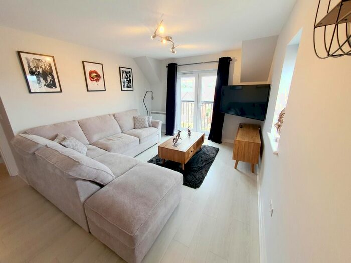 2 Bedroom Flat To Rent In Rose Creek Gardens, Chapelford, Warrington WA5