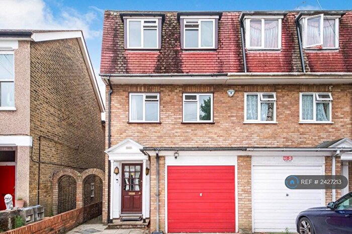 4 Bedroom Semi-Detached House To Rent In The Limes Avenue., London, N11