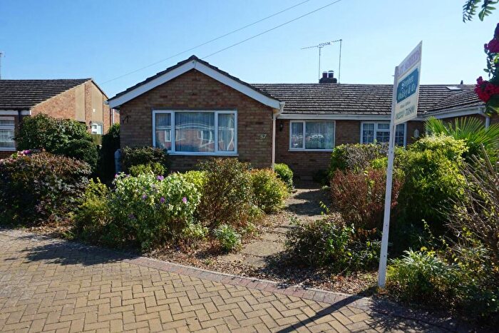 3 Bedroom Bungalow To Rent In Mill Road, Bozeat, NN29