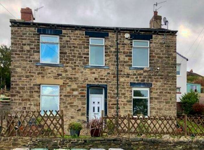 Houses for sale & to rent in WF17 6LP, Grange Road, Batley East Batley