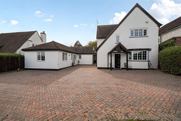 5 Bedroom Detached House For Sale In Folly Hill, Farnham, GU9