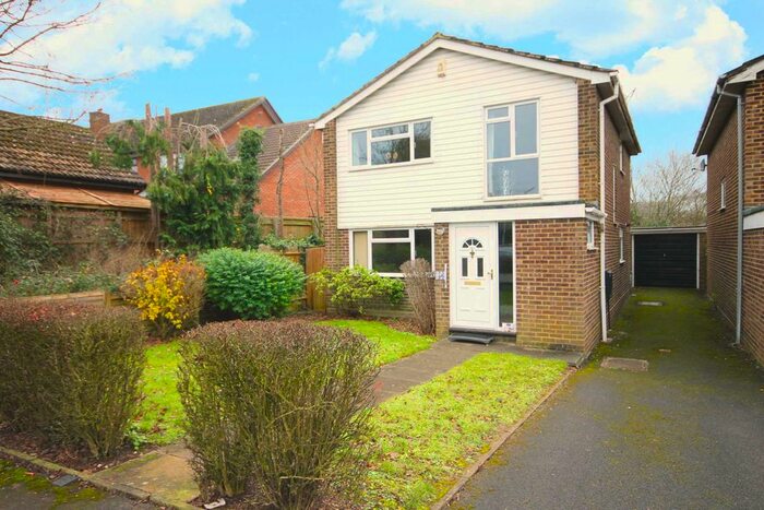 4 Bedroom Detached House To Rent In Welby Crescent, Winnersh, RG41