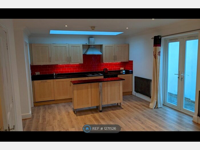 2 Bedroom End Of Terrace House To Rent In Melrose Mews, New Malden KT3