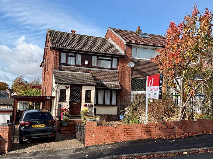 3 Bedroom Semi-Detached House For Sale In Redhill Drive, Bredbury, SK6