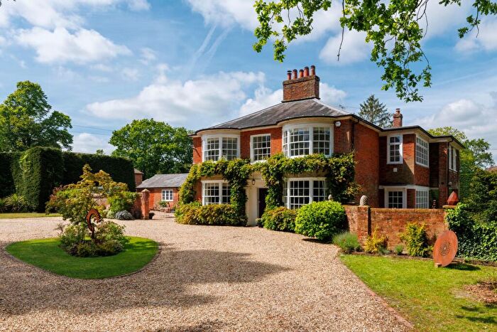 6 Bedroom Detached House For Sale In Newnham Road, Hook, RG27