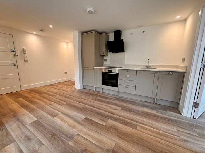 1 Bedroom Flat To Rent In Canon Street, Taunton, TA1