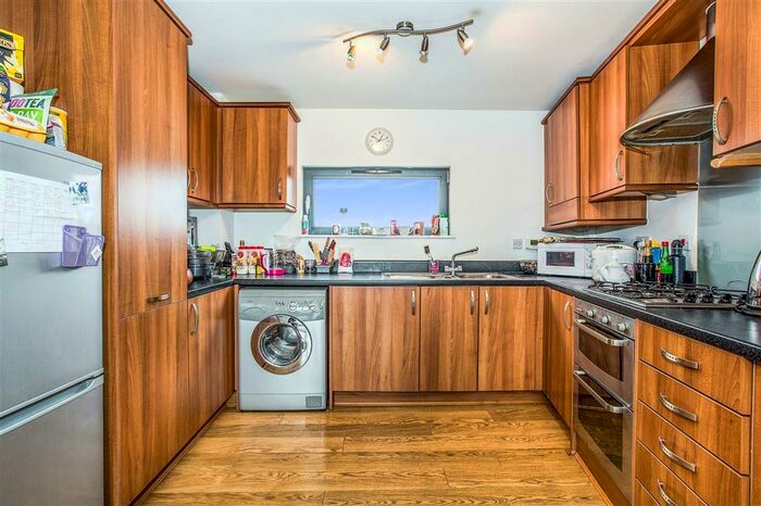 2 Bedroom Flat To Rent In St Stephens Court, Maritime Quarter, Swansea, SA1