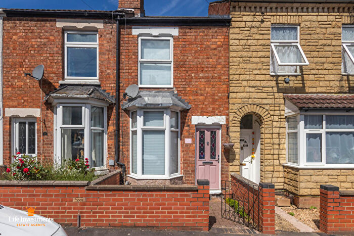 2 Bedroom Terraced House For Sale In Oxford Street, Rugby, Warwickshire, CV21