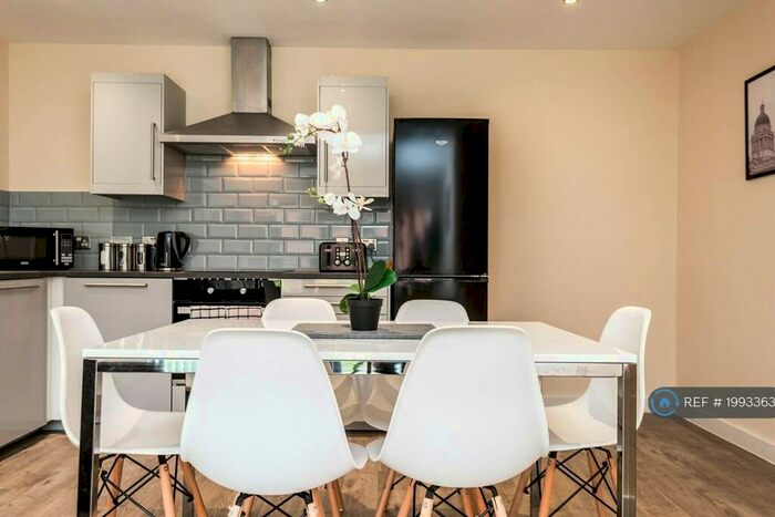 2 Bedroom Flat To Rent In The Reach, Liverpool, L3