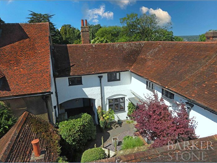 5 Bedroom Cottage For Sale In Winter Hill, Cookham Dean, SL6