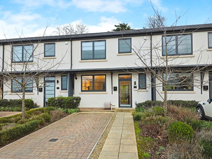 3 Bedroom Terraced House To Rent In Beatrice Webb Lane, Standish, GL10