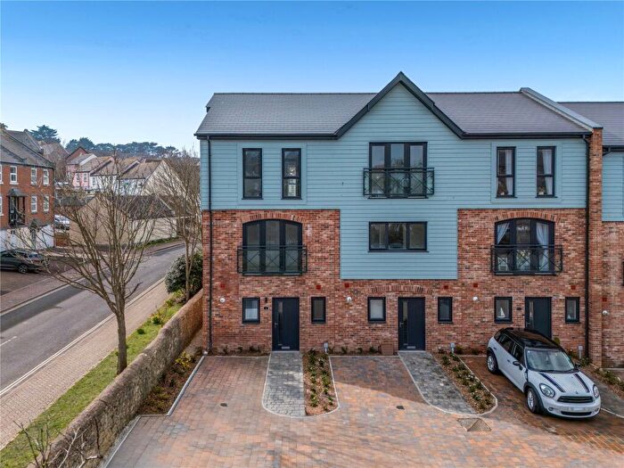 4 Bedroom End Of Terrace House To Rent In Newtons Road, Weymouth, Dorset, DT4