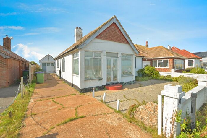 3 Bedroom Bungalow For Sale In Coast Drive, Lydd On Sea, Romney Marsh, Kent, TN29