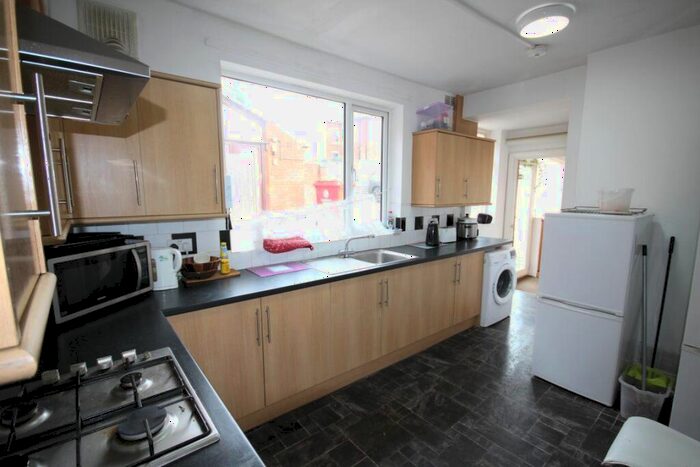 1 Bedroom House To Rent In Calais Road Room, Burton Upon Trent, Staffordshire, DE13