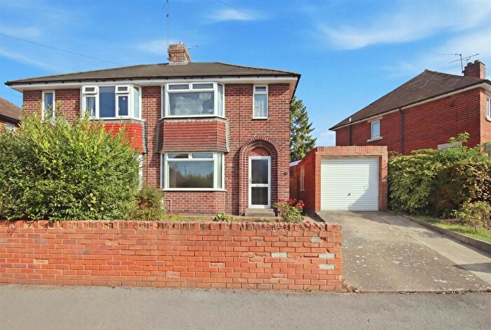 3 Bedroom Semi-Detached House For Sale In Franklyn Drive, Staveley, Chesterfield, S43