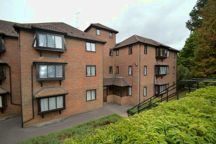 2 Bedroom Apartment To Rent In Bedroom Apartment St Floor In Godalming, GU7