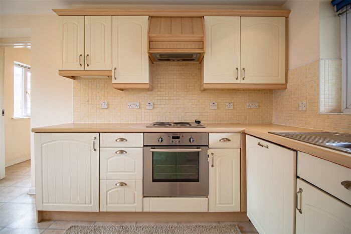 3 Bedroom Flat To Rent In Coach House Court, Loughborough, LE11