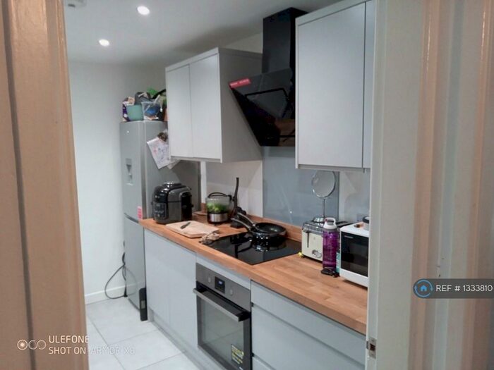 4 Bedroom Terraced House To Rent In Solent Close, Chandler's Ford, Eastleigh, SO53