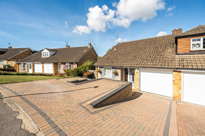 3 Bedroom Semi-Detached House For Sale In Bibshall Crescent, Dunstable, Bedfordshire, LU6