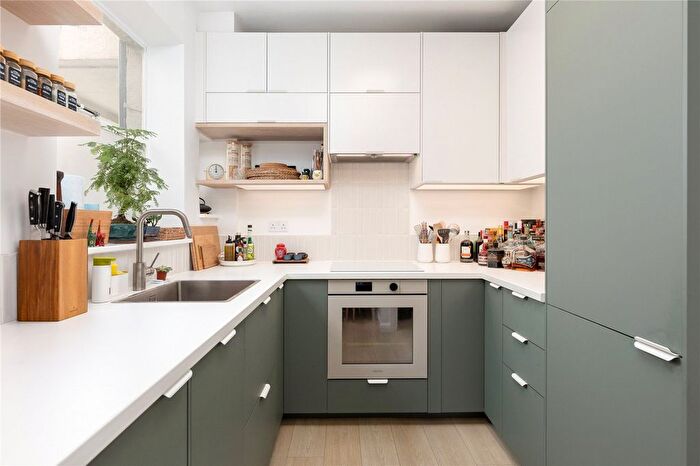 2 Bedroom Flat For Sale In Philip House, Heneage Street, London, E1