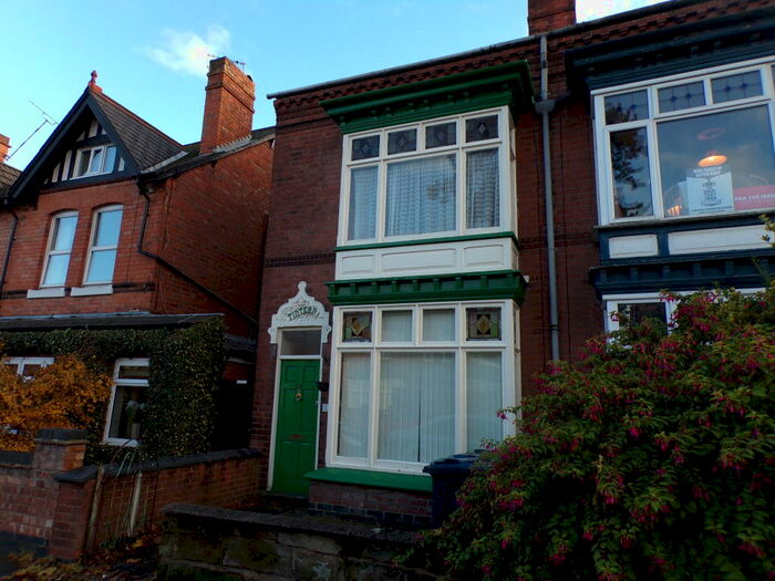 4 Bedroom Town House To Rent In Mary Vale Road, Bournville, B30