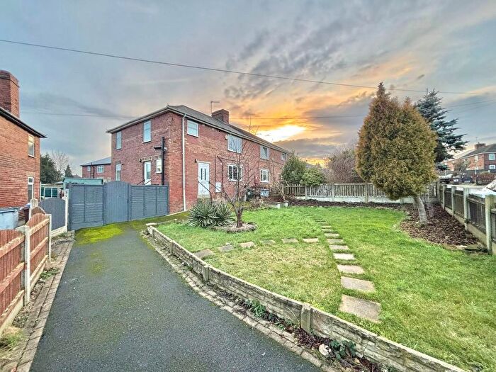 3 Bedroom Semi-detached House To Rent In Longfields Crescent, Hoyland, Barnsley, S74