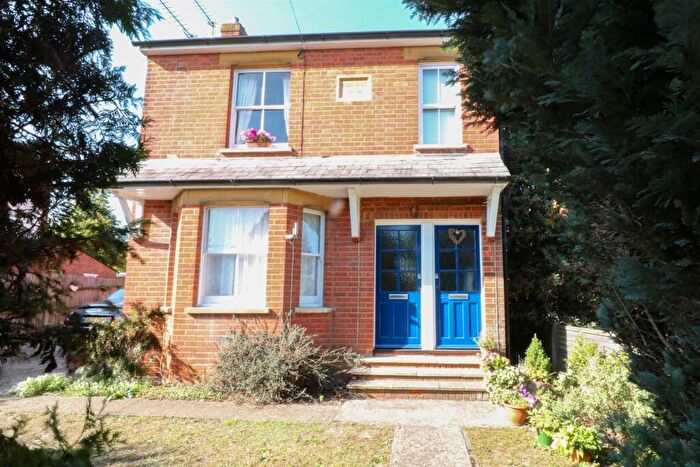 1 Bedroom Maisonette To Rent In Junction Road, Lightwater, GU18