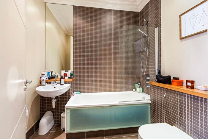1 Bedroom Flat To Rent In Hackney Road, Bethnal Green, London, E2
