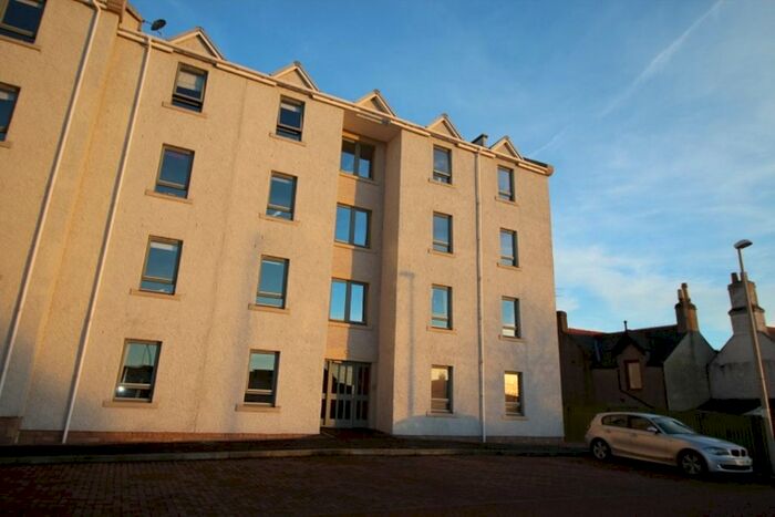 2 Bedroom Flat To Rent In Sharpe Place, Montrose, Angus, DD10