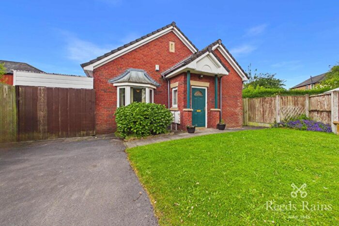 2 Bedroom Bungalow For Sale In Oakham Avenue, Manchester, Greater Manchester, M20