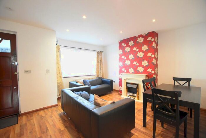 4 Bedroom Semi-Detached House To Rent In Lee Road, Mill Hill East, London, NW7