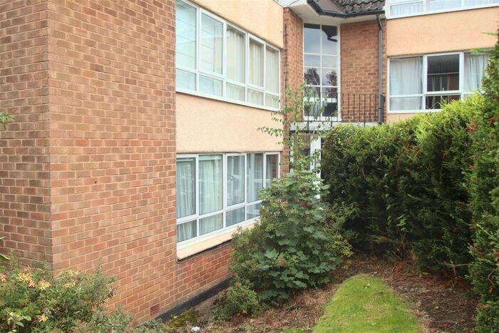 2 Bedroom Flat For Sale In Lordswood Road, Harborne, Birmingham, B17