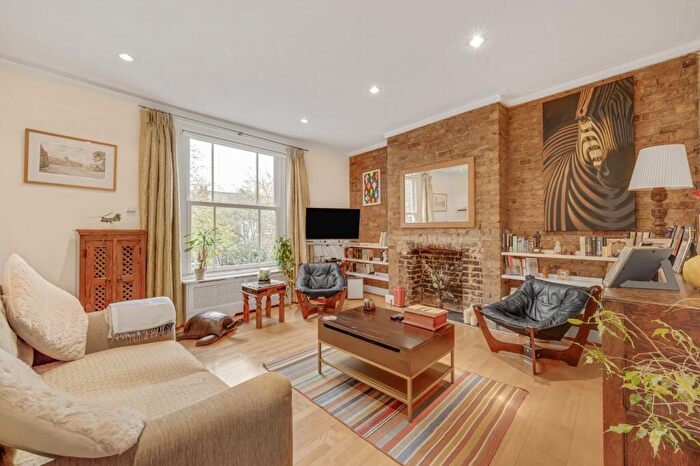 2 Bedroom Flat For Sale In Kingdon Road, London, NW6