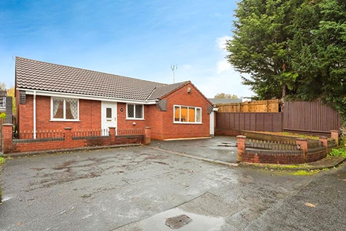 2 Bedroom Bungalow For Sale In Woodman Close, Halesowen, West Midlands, B63