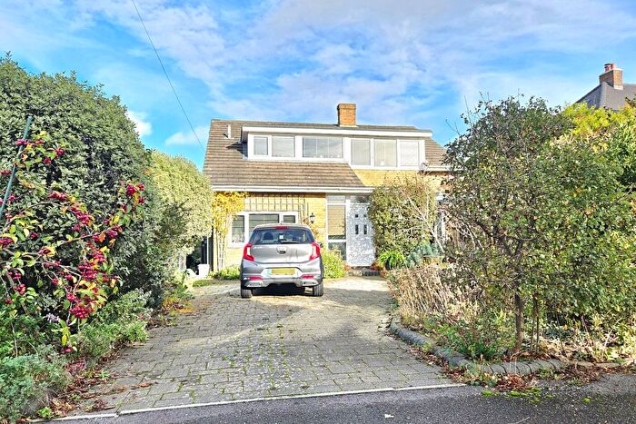 4 Bedroom Detached House For Sale In Britten Road, Lee-On-The-Solent, PO13
