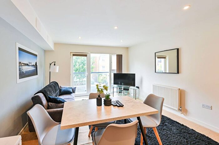 1 Bedroom Flat To Rent In Chandler Way, Peckham, London, SE15