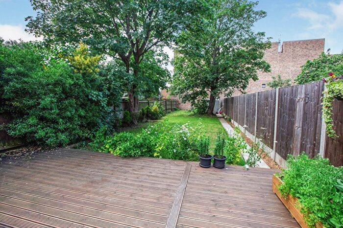 2 Bedroom Flat To Rent In London, E7