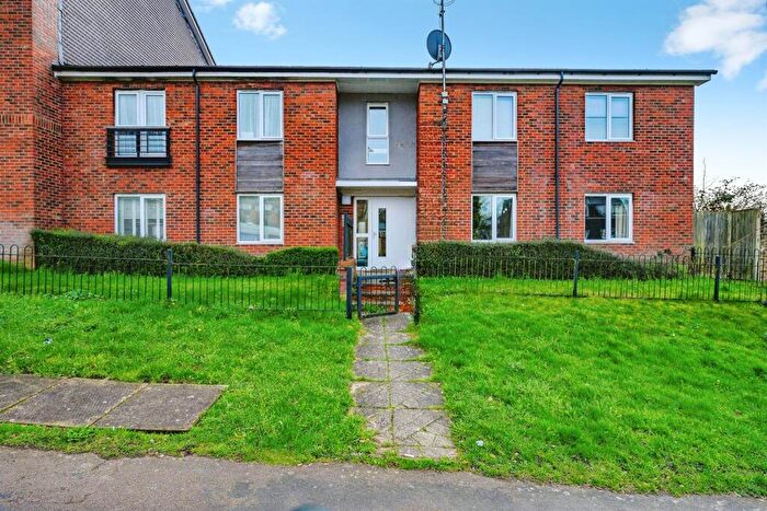 2 Bedroom Flat For Sale In Gilroy Road, Hemel Hempstead, HP2