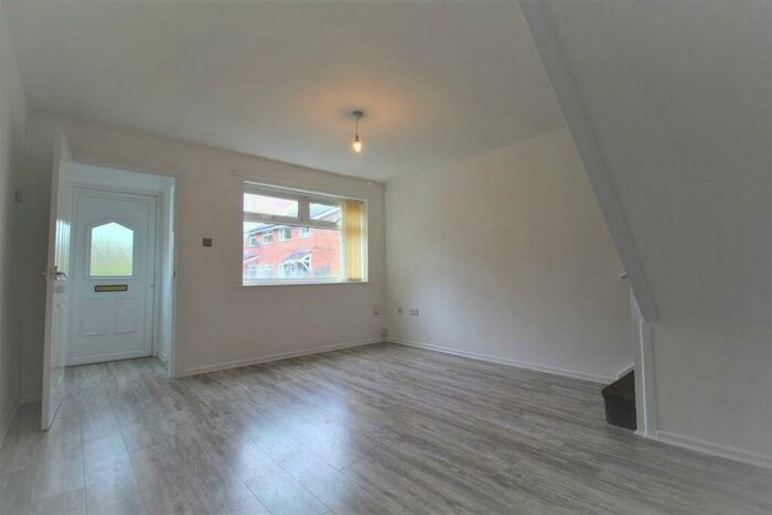 2 Bedroom Semi-Detached House To Rent In Beechwood Drive, Sale, M33