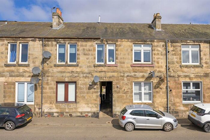 2 Bedroom Flat For Sale In C Rumblingwell, Dunfermline, KY12