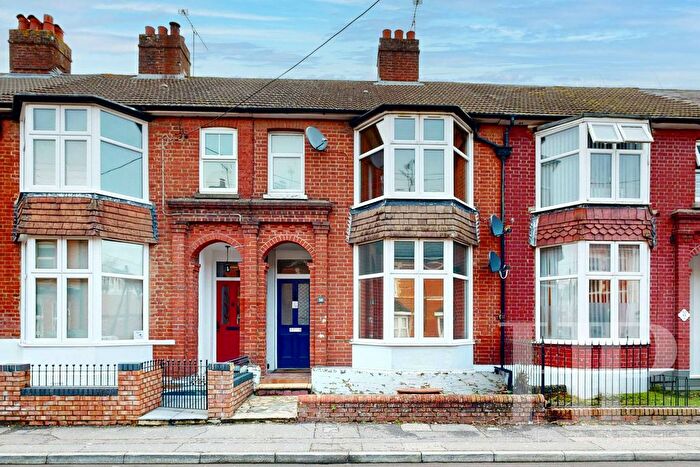 1 Bedroom Flat For Sale In East Park, Crawley, RH10