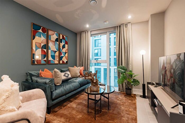 2 Bedroom Flat To Rent In New York Square, Leeds, LS2