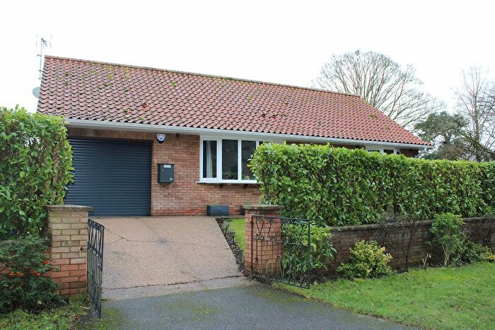 2 Bedroom Bungalow For Sale In Church Lane, Saxby All Saints, DN20