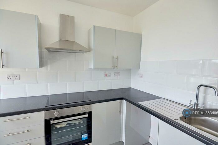 1 Bedroom Flat To Rent In Aberford Road, Leeds, LS25