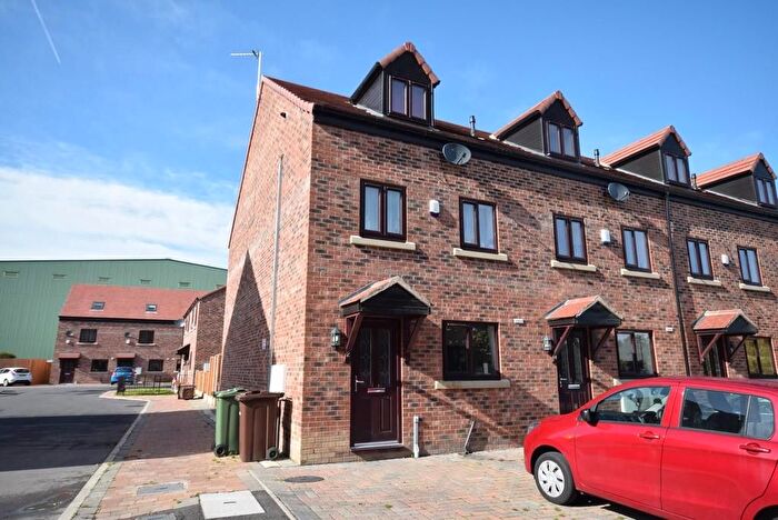 3 Bedroom Terraced House To Rent In Waterpark View, Pontefract, West Yorkshire, WF9
