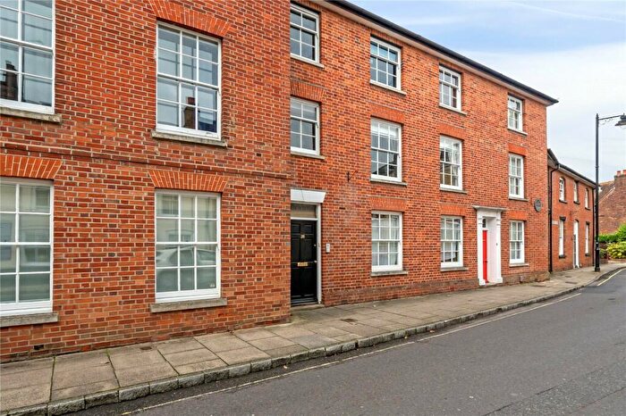 2 Bedroom Flat To Rent In Church Street, Romsey, Hampshire, SO51