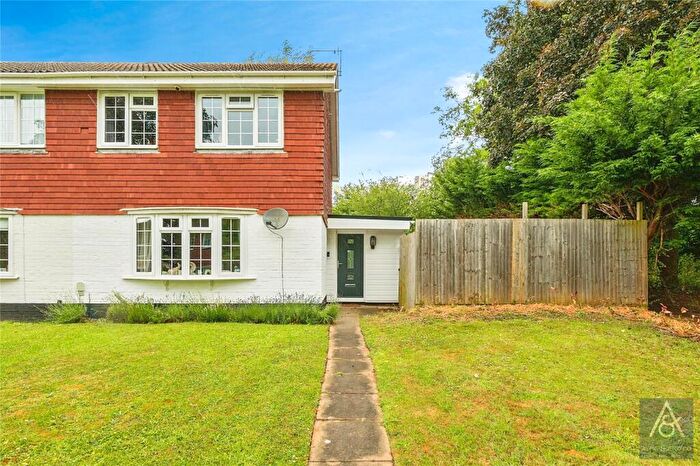 3 Bedroom Semi-Detached House For Sale In Greenway Walk, Buckingham, Buckinghamshire, MK18